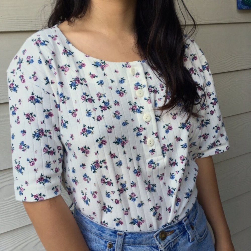 Beautiful Vintage White Floral Shirt